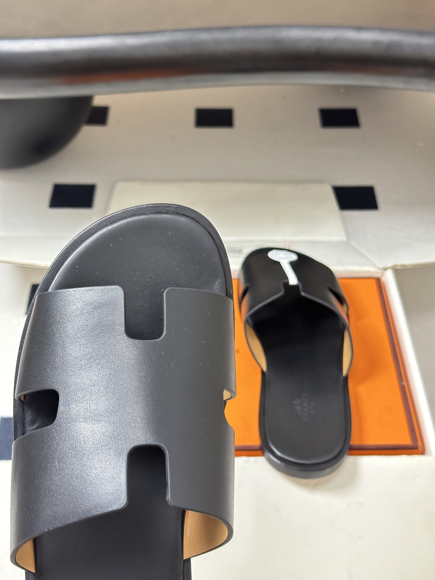 顶级品质（配高档飞机盒✈️）Hermes 爱马仕🐎 H家 Lzmir凉拖鞋系列经典款男士拖鞋 经典H型平