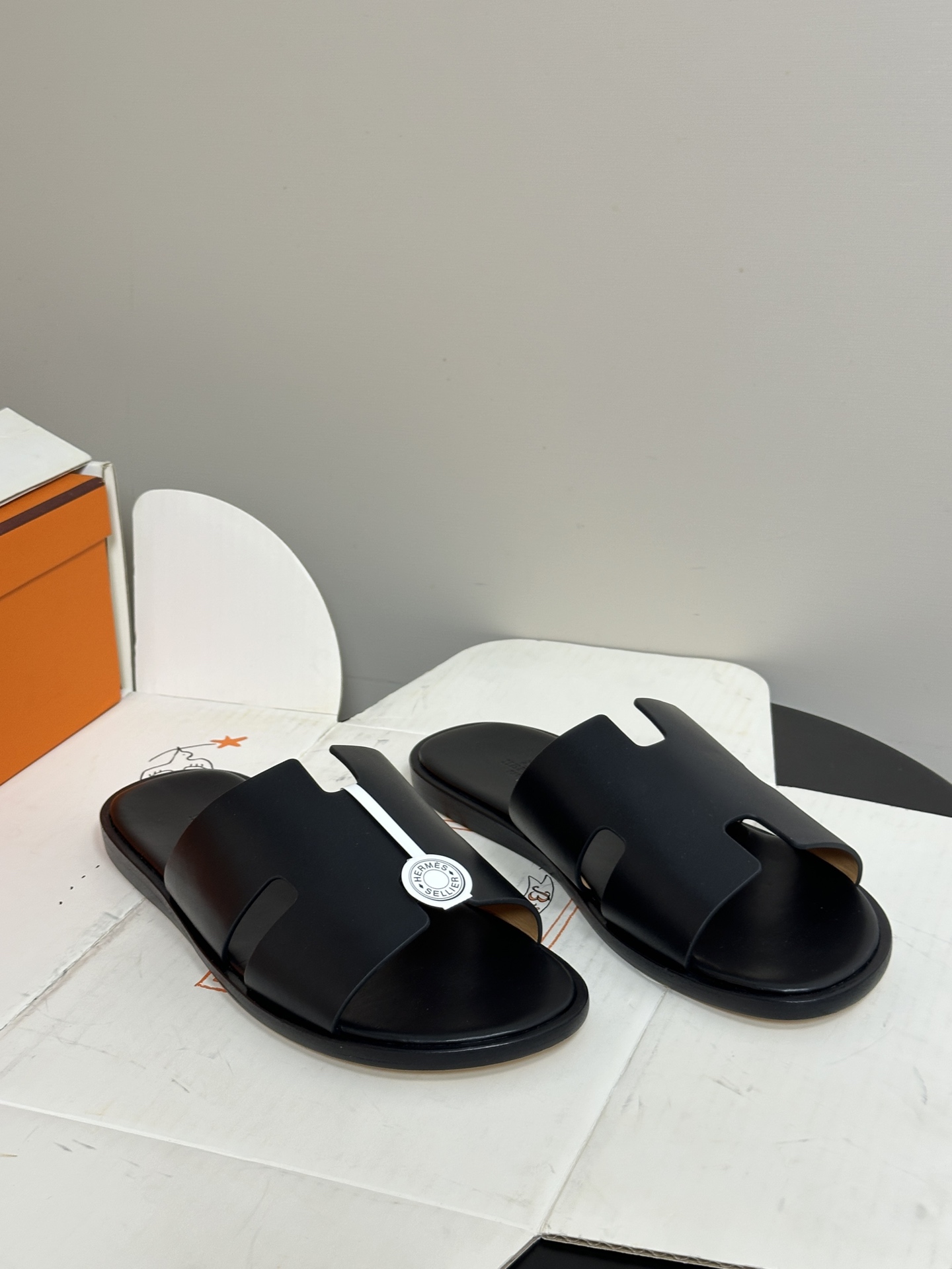 顶级品质（配高档飞机盒✈️）Hermes 爱马仕🐎 H家 Lzmir凉拖鞋系列经典款男士拖鞋 经典H型平