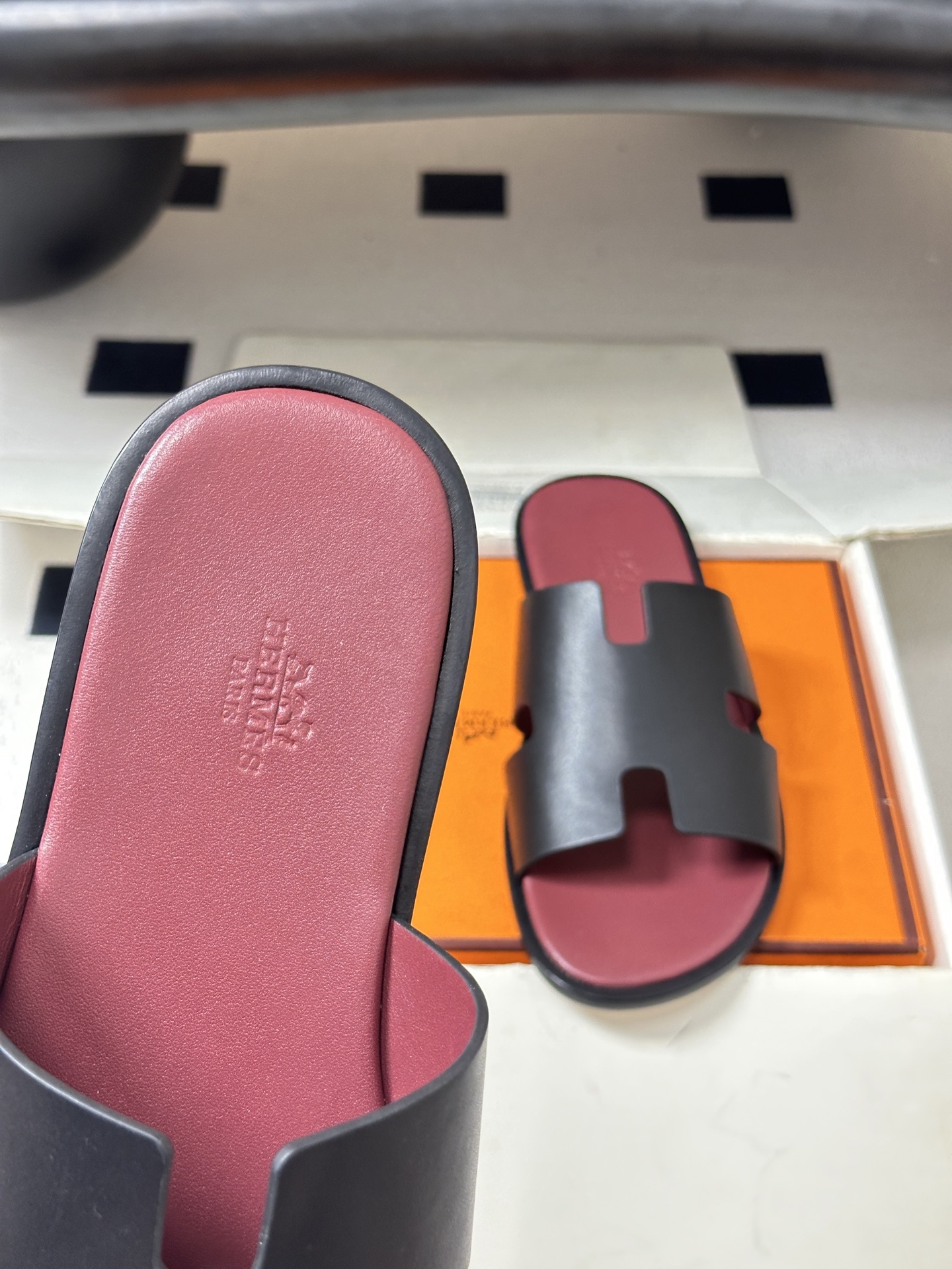 顶级品质（配高档飞机盒✈️）Hermes 爱马仕🐎 H家 Lzmir凉拖鞋系列经典款男士拖鞋 经典H型平