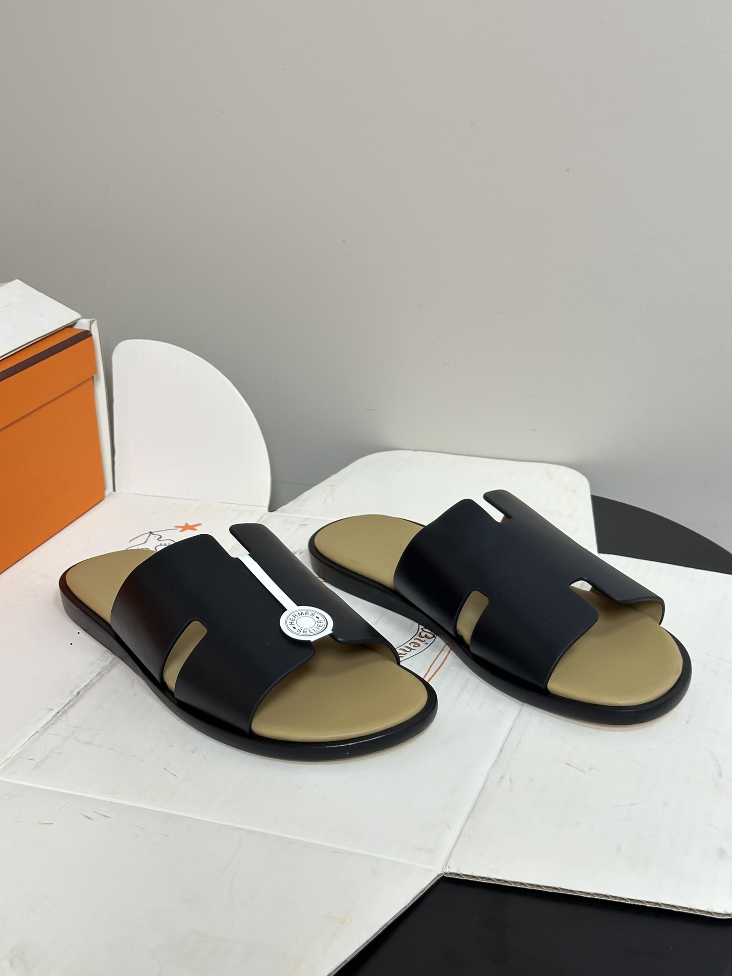 顶级品质（配高档飞机盒✈️）Hermes 爱马仕🐎 H家 Lzmir凉拖鞋系列经典款男士拖鞋 经典H型平