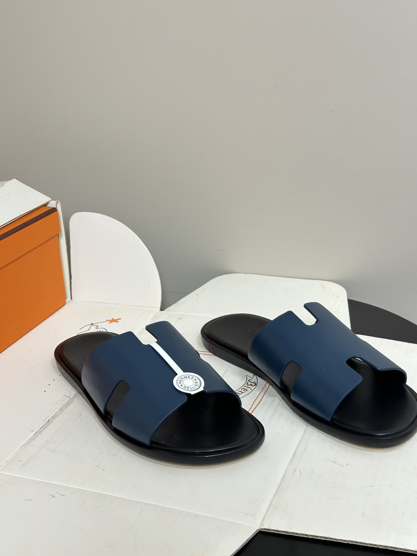 顶级品质（配高档飞机盒✈️）Hermes 爱马仕🐎 H家 Lzmir凉拖鞋系列经典款男士拖鞋 经典H型平