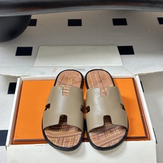 顶级品质(配高档飞机盒✈️)Hermes 爱马仕🐎 H家 Lzmir凉拖鞋系列经典款男士拖鞋 经典H型平 顶级品质(配高档飞机盒✈️)Hermes 爱马仕🐎 H家 Lzmir凉拖鞋系列经典款男士拖鞋 经典H型平