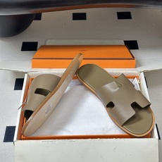 顶级品质(配高档飞机盒✈️)Hermes 爱马仕🐎 H家 Lzmir凉拖鞋系列经典款男士拖鞋 经典H型平 顶级品质(配高档飞机盒✈️)Hermes 爱马仕🐎 H家 Lzmir凉拖鞋系列经典款男士拖鞋 经典H型平