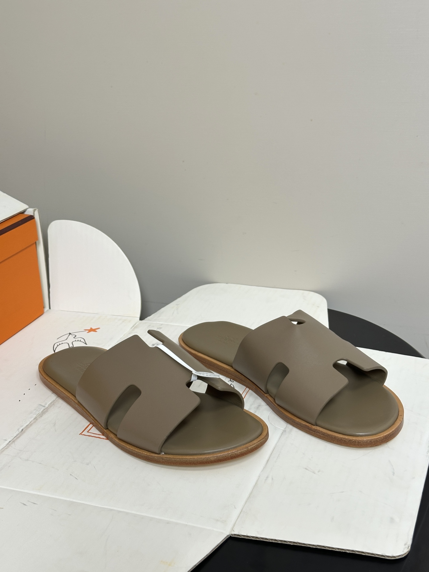 顶级品质（配高档飞机盒✈️）Hermes 爱马仕🐎 H家 Lzmir凉拖鞋系列经典款男士拖鞋 经典H型平