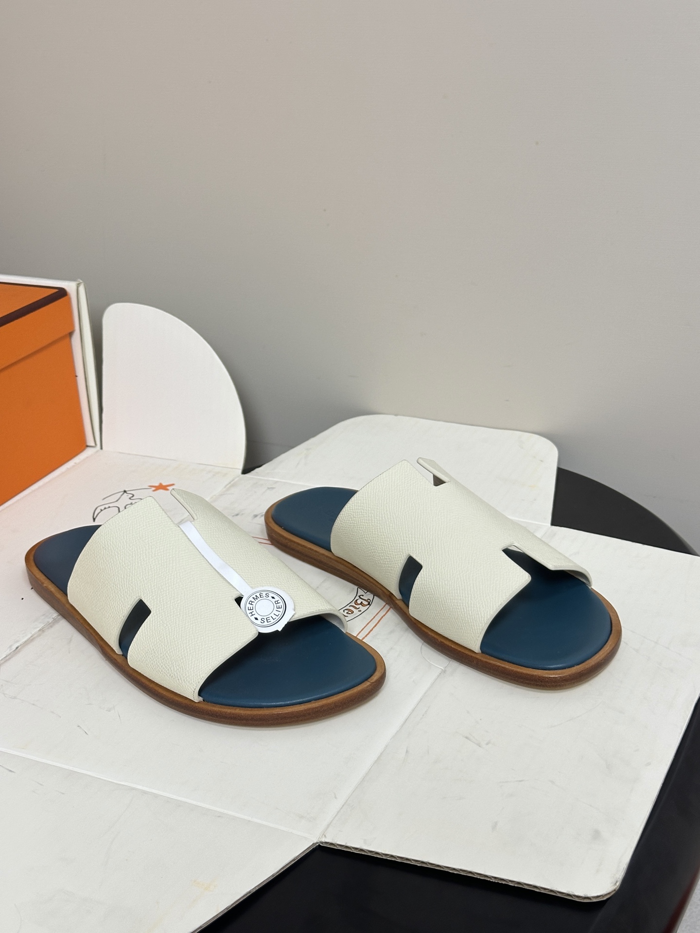 顶级品质（配高档飞机盒✈️）Hermes 爱马仕🐎 H家 Lzmir凉拖鞋系列经典款男士拖鞋 经典H型平