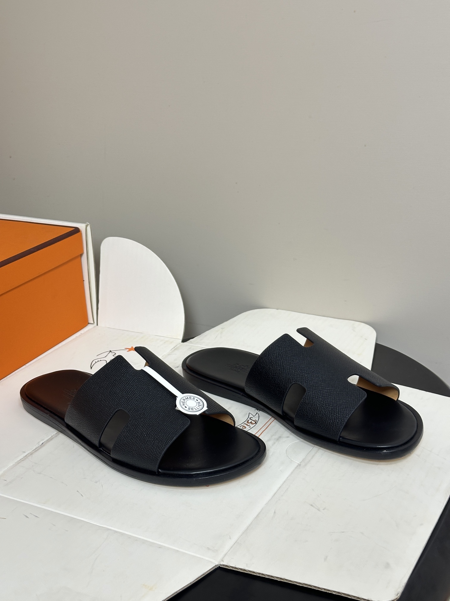 顶级品质（配高档飞机盒✈️）Hermes 爱马仕🐎 H家 Lzmir凉拖鞋系列经典款男士拖鞋 经典H型平