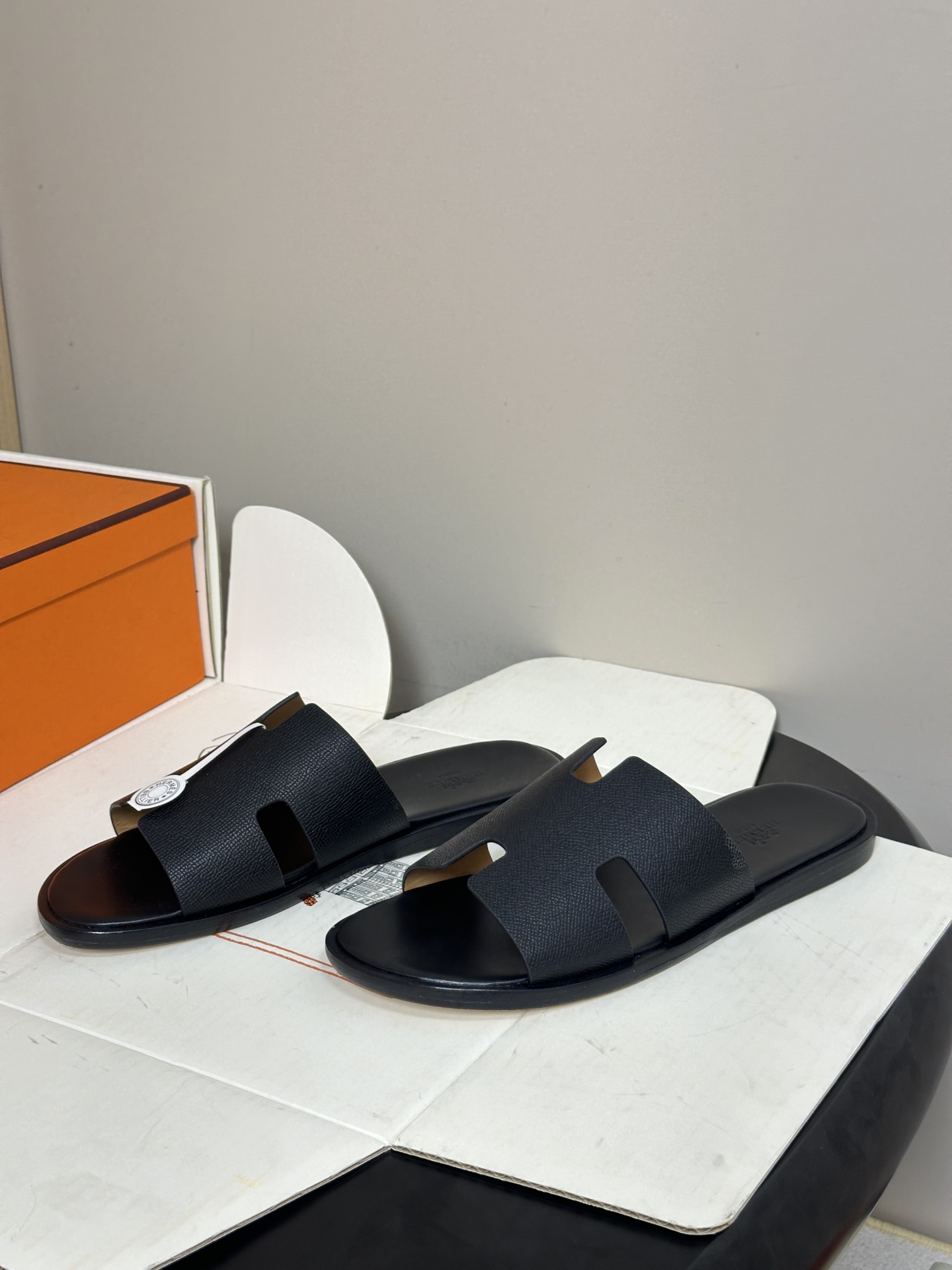 顶级品质(配高档飞机盒✈️)Hermes 爱马仕🐎 H家 Lzmir凉拖鞋系列经典款男士拖鞋 经典H型平 顶级品质(配高档飞机盒✈️)Hermes 爱马仕🐎 H家 Lzmir凉拖鞋系列经典款男士拖鞋 经典H型平