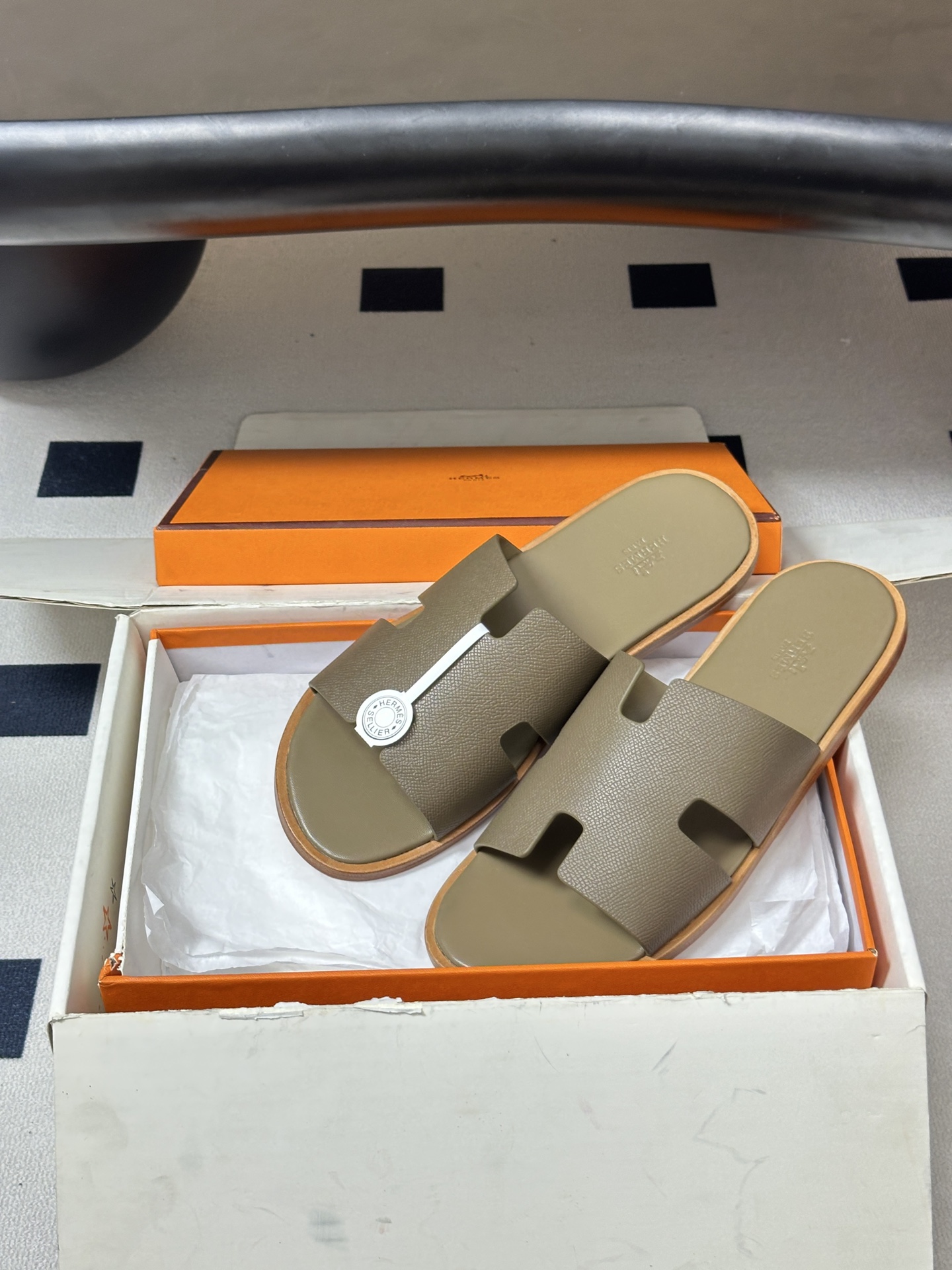 顶级品质（配高档飞机盒✈️）Hermes 爱马仕🐎 H家 Lzmir凉拖鞋系列经典款男士拖鞋 经典H型平