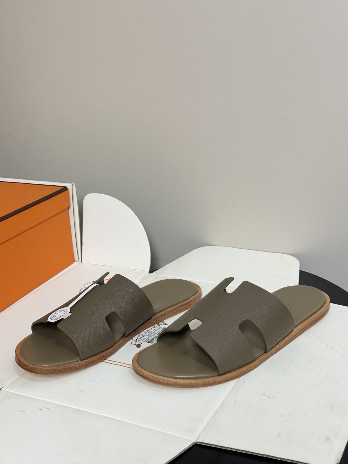 顶级品质（配高档飞机盒✈️）Hermes 爱马仕🐎 H家 Lzmir凉拖鞋系列经典款男士拖鞋 经典H型平