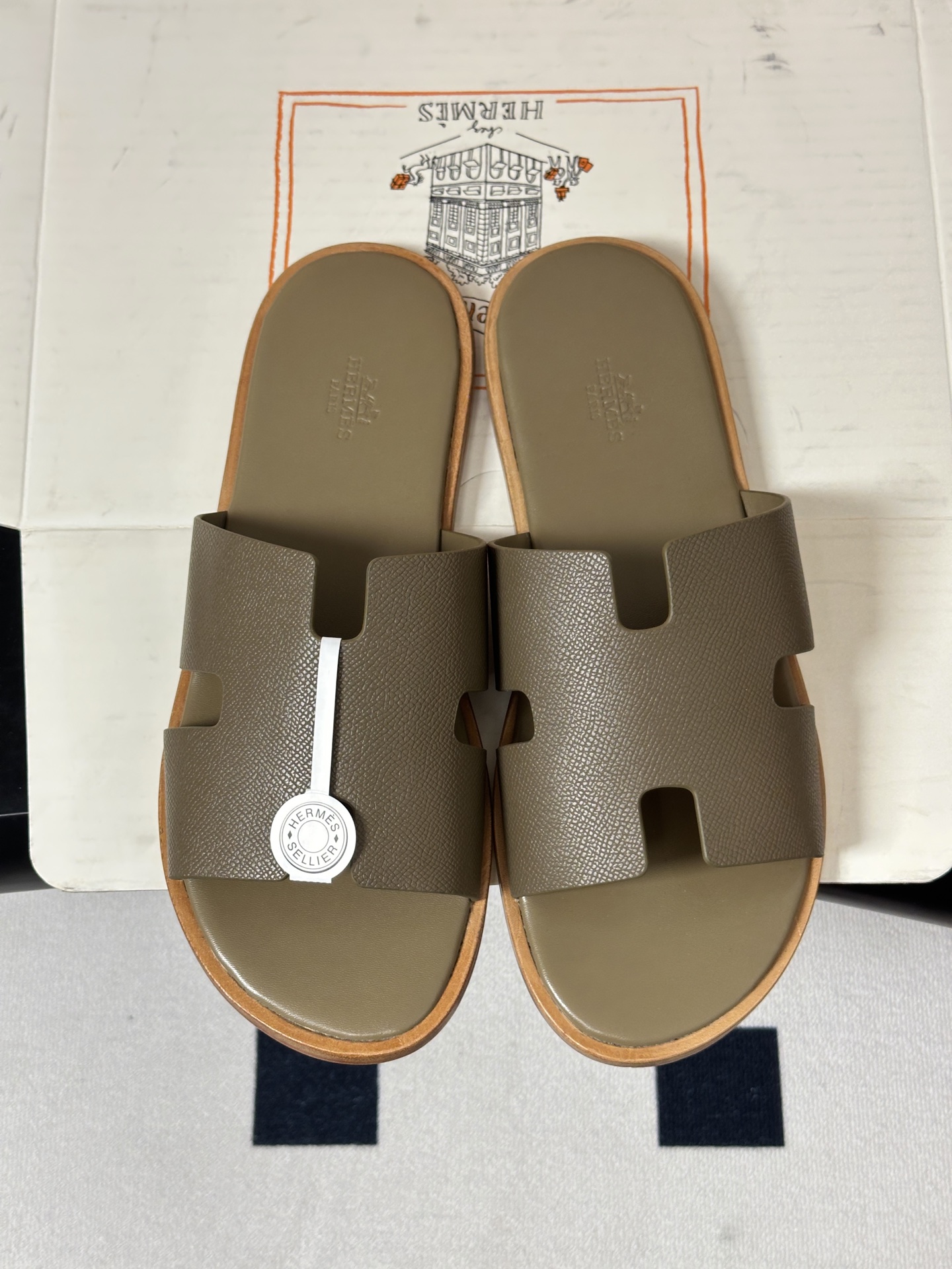 顶级品质（配高档飞机盒✈️）Hermes 爱马仕🐎 H家 Lzmir凉拖鞋系列经典款男士拖鞋 经典H型平