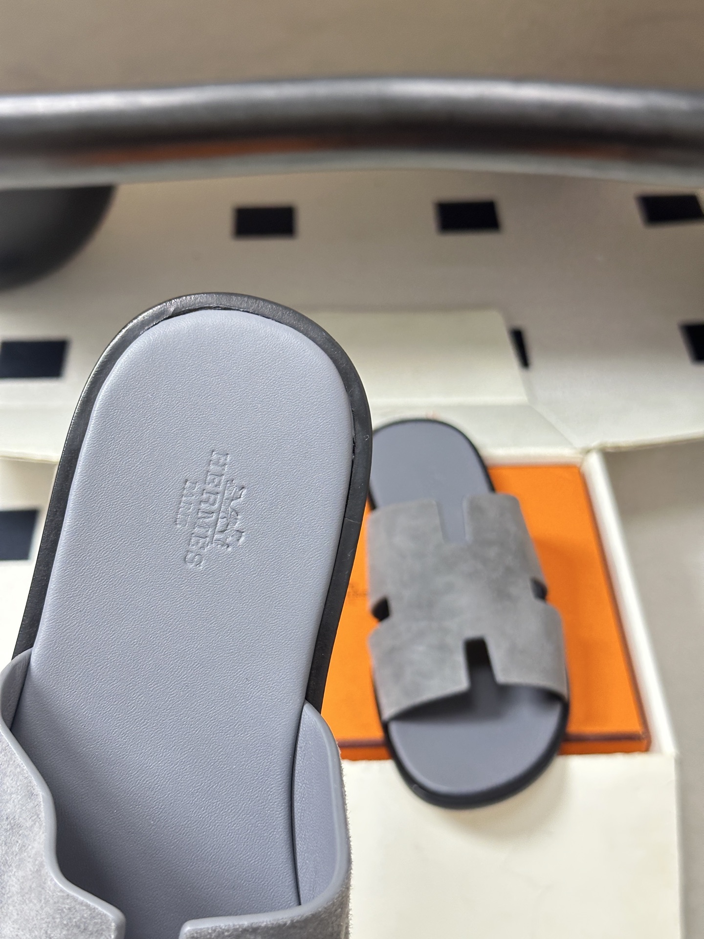 顶级品质（配高档飞机盒✈️）Hermes 爱马仕🐎 H家 Lzmir凉拖鞋系列经典款男士拖鞋 经典H型平