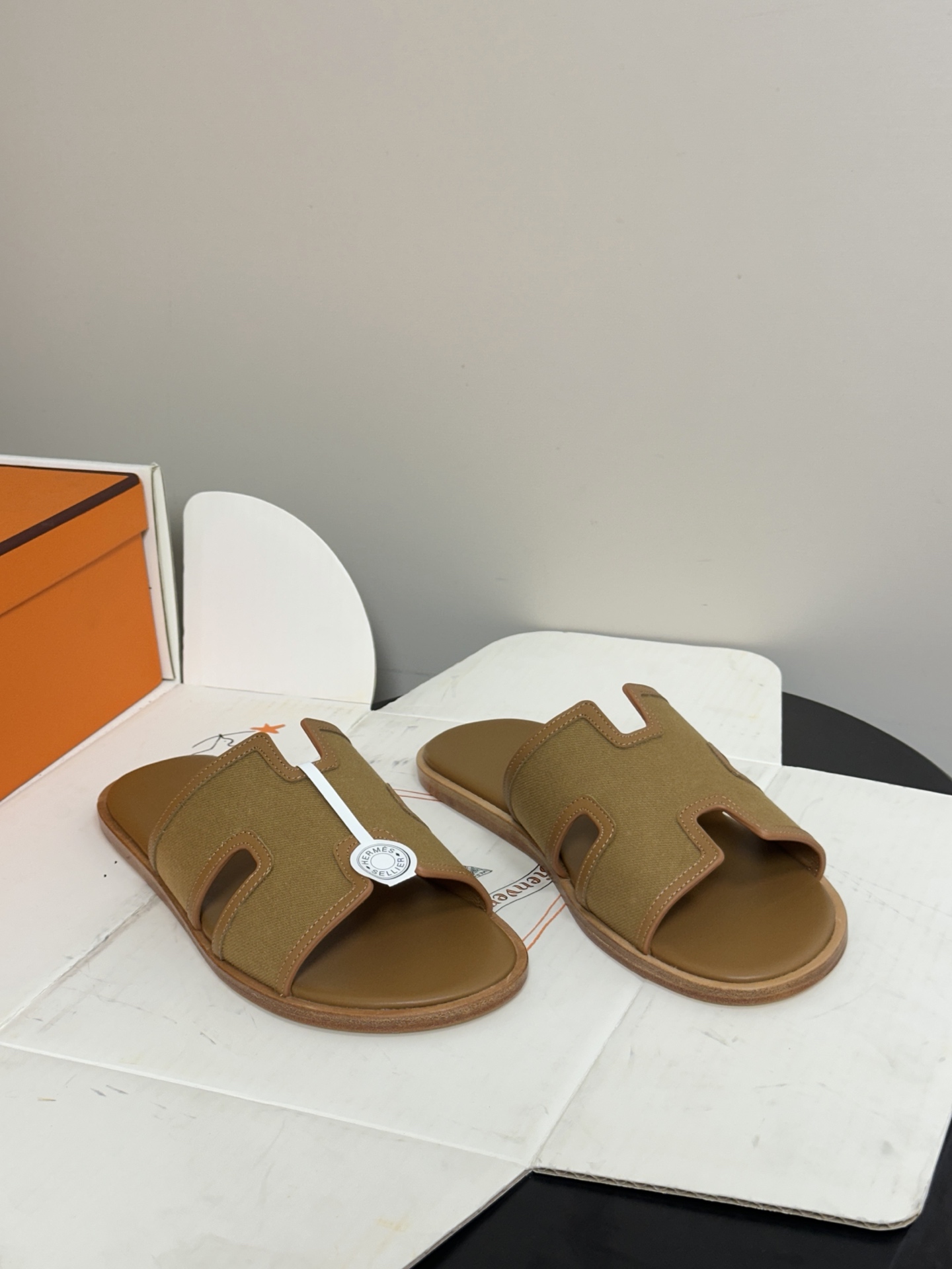 顶级品质（配高档飞机盒✈️）Hermes 爱马仕🐎 H家 Lzmir凉拖鞋系列经典款男士拖鞋 经典H型平