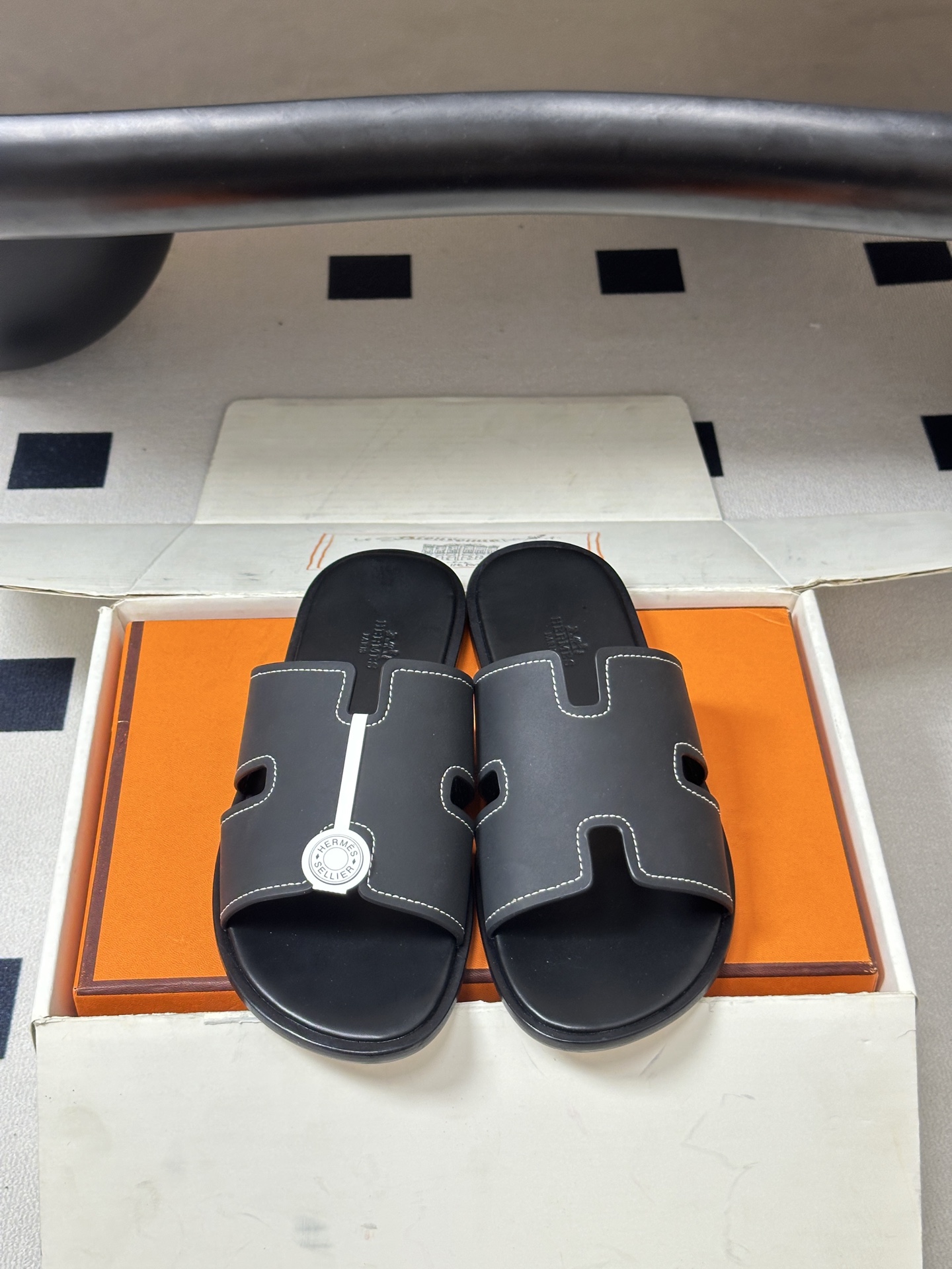 顶级品质（配高档飞机盒✈️）Hermes 爱马仕🐎 H家 Lzmir凉拖鞋系列经典款男士拖鞋 经典H型平