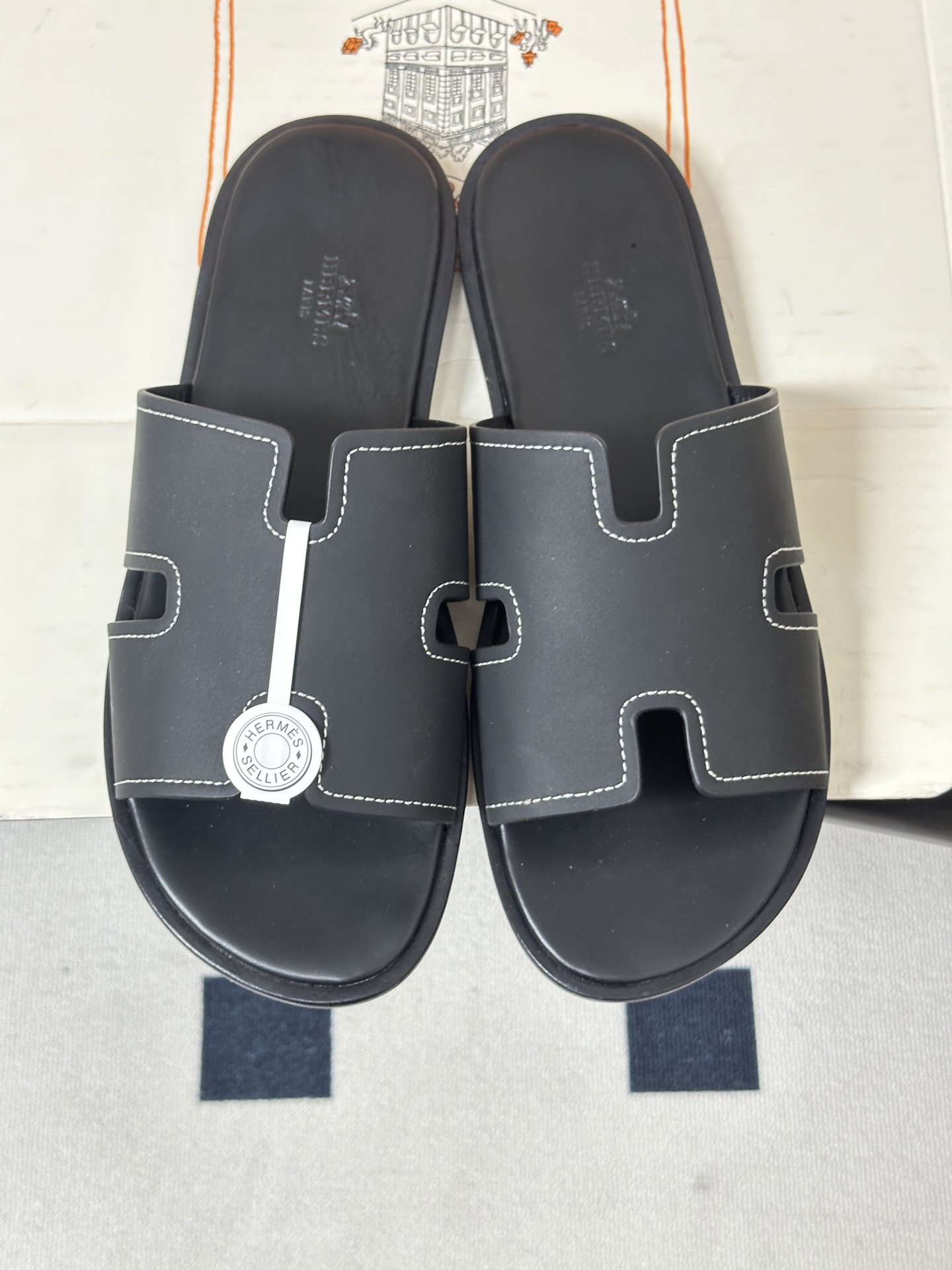 顶级品质（配高档飞机盒✈️）Hermes 爱马仕🐎 H家 Lzmir凉拖鞋系列经典款男士拖鞋 经典H型平