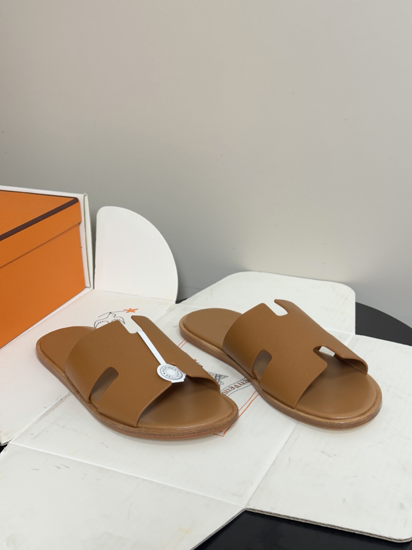 顶级品质（配高档飞机盒✈️）Hermes 爱马仕🐎 H家 Lzmir凉拖鞋系列经典款男士拖鞋 经典H型平