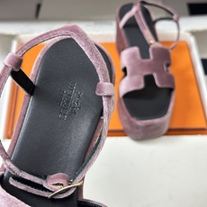 顶级品质(配高档飞机盒✈️)Hermes 爱马仕🐎 Jam30凉鞋系列 H家粗跟凉鞋 H 鞋面防水台高跟 顶级品质(配高档飞机盒✈️)Hermes 爱马仕🐎 Jam30凉鞋系列 H家粗跟凉鞋 H 鞋面防水台高跟