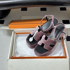 顶级品质(配高档飞机盒✈️)Hermes 爱马仕🐎 Jam30凉鞋系列 H家粗跟凉鞋 H 鞋面防水台高跟 顶级品质(配高档飞机盒✈️)Hermes 爱马仕🐎 Jam30凉鞋系列 H家粗跟凉鞋 H 鞋面防水台高跟