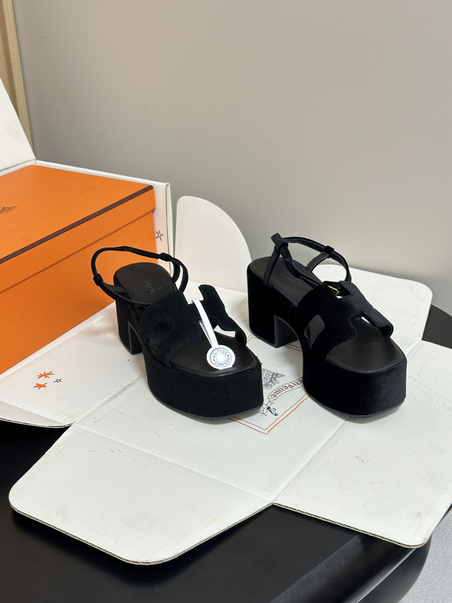 顶级品质（配高档飞机盒✈️）Hermes 爱马仕🐎 Jam30凉鞋系列 H家粗跟凉鞋 H 鞋面防水台高跟