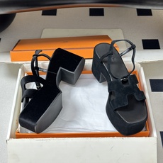 顶级品质(配高档飞机盒✈️)Hermes 爱马仕🐎 Jam30凉鞋系列 H家粗跟凉鞋 H 鞋面防水台高跟 顶级品质(配高档飞机盒✈️)Hermes 爱马仕🐎 Jam30凉鞋系列 H家粗跟凉鞋 H 鞋面防水台高跟