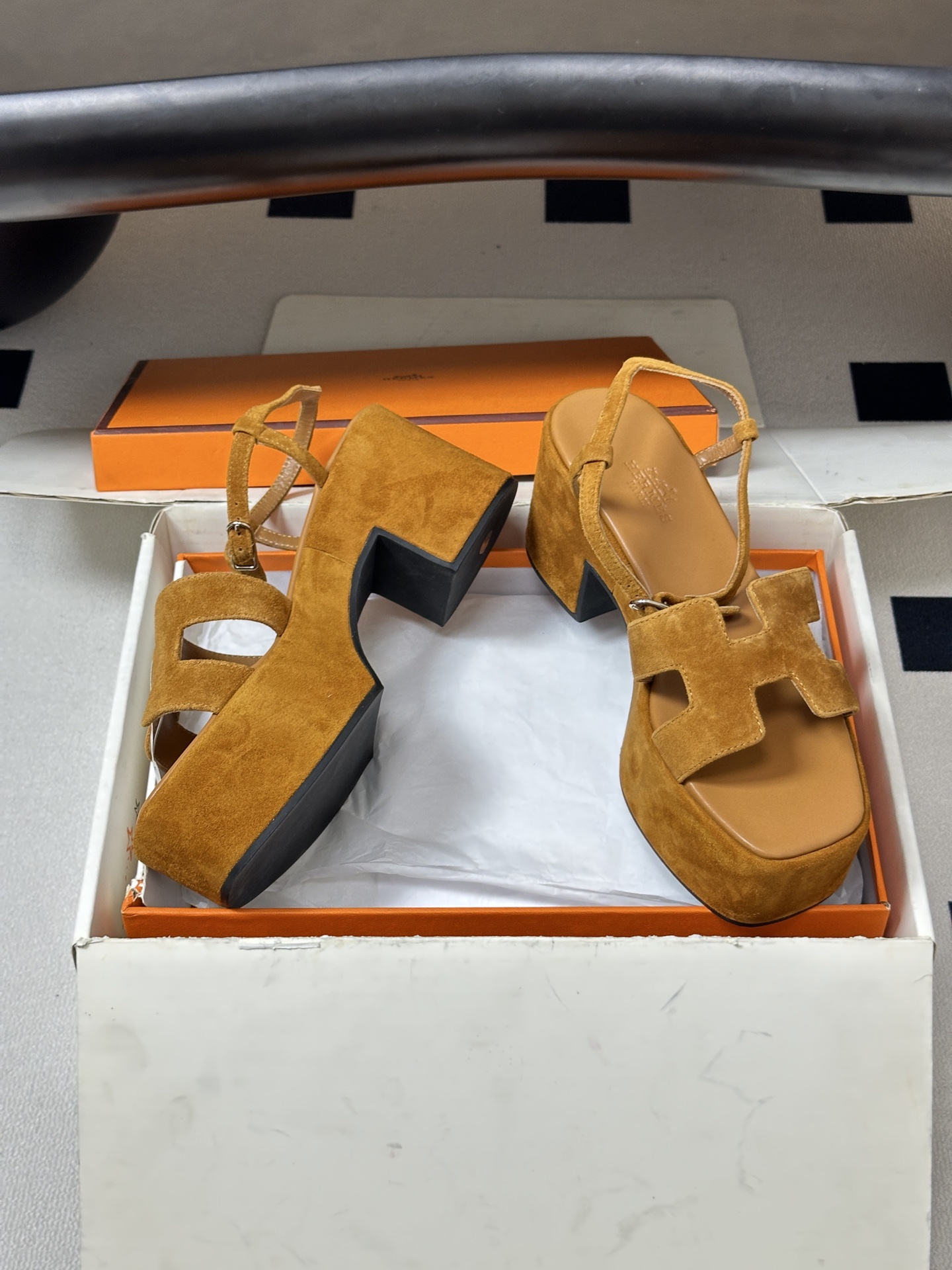 顶级品质（配高档飞机盒✈️）Hermes 爱马仕🐎 Jam30凉鞋系列 H家粗跟凉鞋 H 鞋面防水台高跟