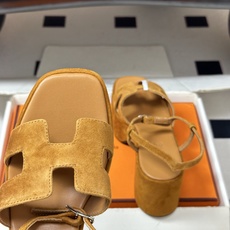 顶级品质(配高档飞机盒✈️)Hermes 爱马仕🐎 Jam30凉鞋系列 H家粗跟凉鞋 H 鞋面防水台高跟 顶级品质(配高档飞机盒✈️)Hermes 爱马仕🐎 Jam30凉鞋系列 H家粗跟凉鞋 H 鞋面防水台高跟