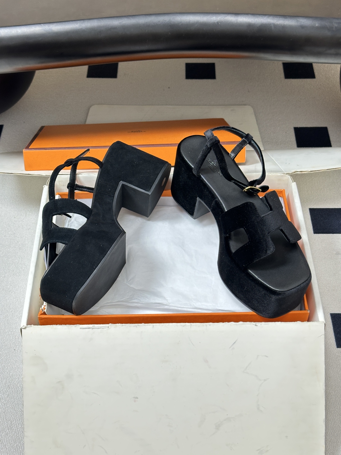顶级品质（配高档飞机盒✈️）Hermes 爱马仕🐎 Jam30凉鞋系列 H家粗跟凉鞋 H 鞋面防水台高跟