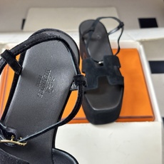 顶级品质(配高档飞机盒✈️)Hermes 爱马仕🐎 Jam30凉鞋系列 H家粗跟凉鞋 H 鞋面防水台高跟 顶级品质(配高档飞机盒✈️)Hermes 爱马仕🐎 Jam30凉鞋系列 H家粗跟凉鞋 H 鞋面防水台高跟