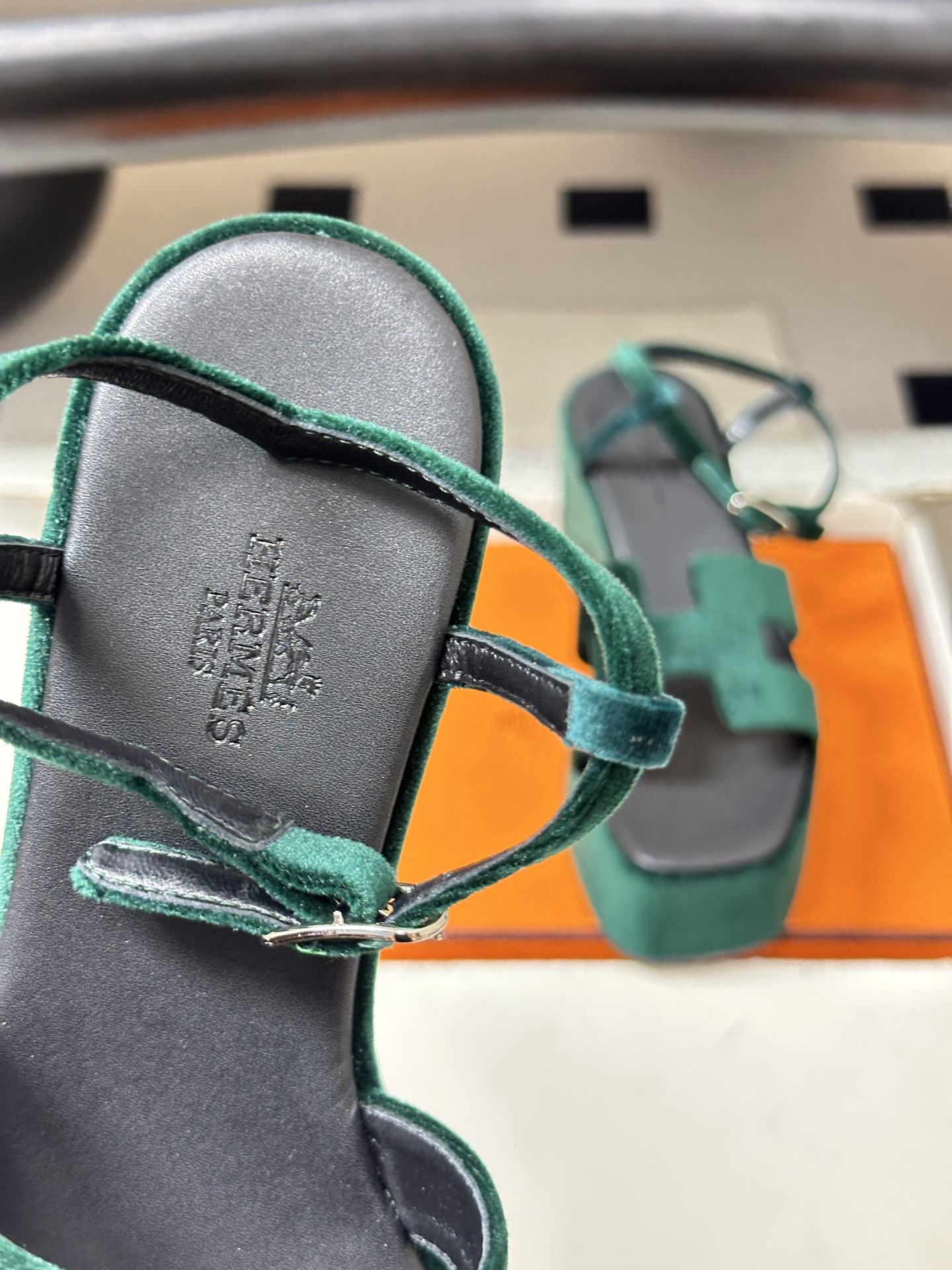 顶级品质(配高档飞机盒✈️)Hermes 爱马仕🐎 Jam30凉鞋系列 H家粗跟凉鞋 H 鞋面防水台高跟 顶级品质(配高档飞机盒✈️)Hermes 爱马仕🐎 Jam30凉鞋系列 H家粗跟凉鞋 H 鞋面防水台高跟