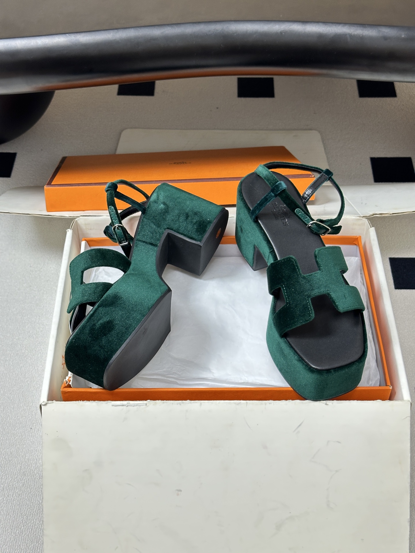 顶级品质（配高档飞机盒✈️）Hermes 爱马仕🐎 Jam30凉鞋系列 H家粗跟凉鞋 H 鞋面防水台高跟