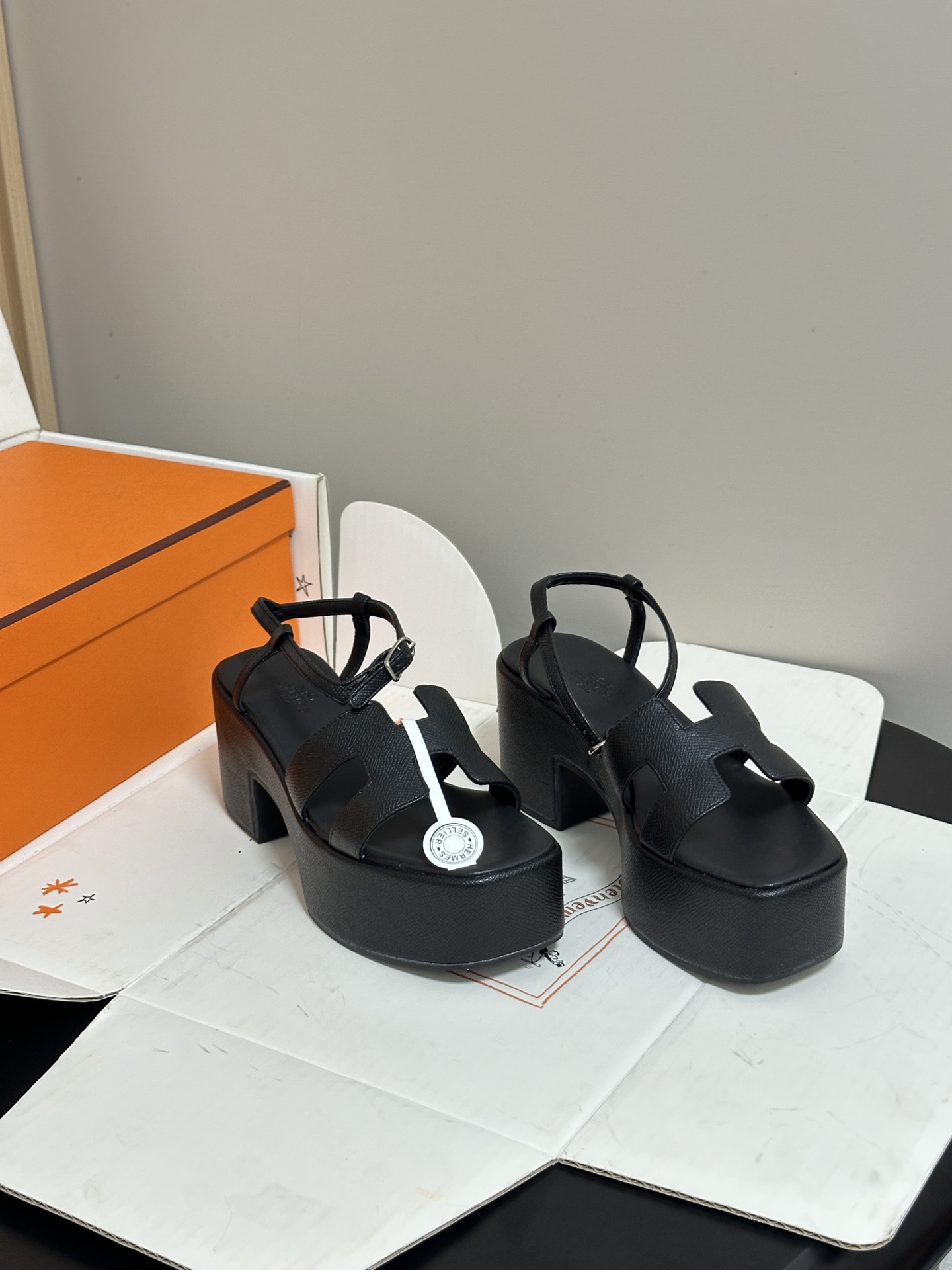 顶级品质（配高档飞机盒✈️）Hermes 爱马仕🐎 Jam30凉鞋系列 H家粗跟凉鞋 H 鞋面防水台高跟