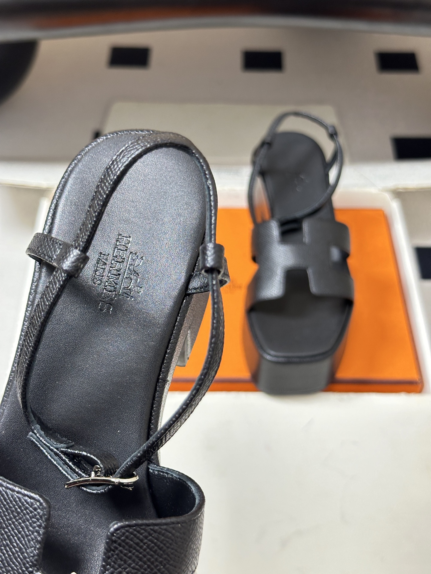 顶级品质（配高档飞机盒✈️）Hermes 爱马仕🐎 Jam30凉鞋系列 H家粗跟凉鞋 H 鞋面防水台高跟