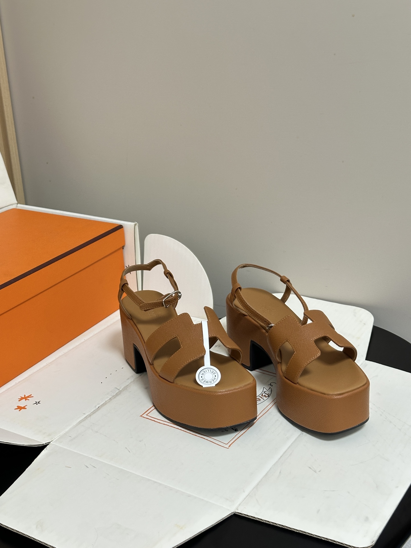 顶级品质（配高档飞机盒✈️）Hermes 爱马仕🐎 Jam30凉鞋系列 H家粗跟凉鞋 H 鞋面防水台高跟