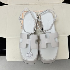 顶级品质(配高档飞机盒✈️)Hermes 爱马仕🐎 Jam30凉鞋系列 H家粗跟凉鞋 H 鞋面防水台高跟 顶级品质(配高档飞机盒✈️)Hermes 爱马仕🐎 Jam30凉鞋系列 H家粗跟凉鞋 H 鞋面防水台高跟