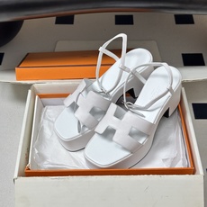 顶级品质(配高档飞机盒✈️)Hermes 爱马仕🐎 Jam30凉鞋系列 H家粗跟凉鞋 H 鞋面防水台高跟 顶级品质(配高档飞机盒✈️)Hermes 爱马仕🐎 Jam30凉鞋系列 H家粗跟凉鞋 H 鞋面防水台高跟