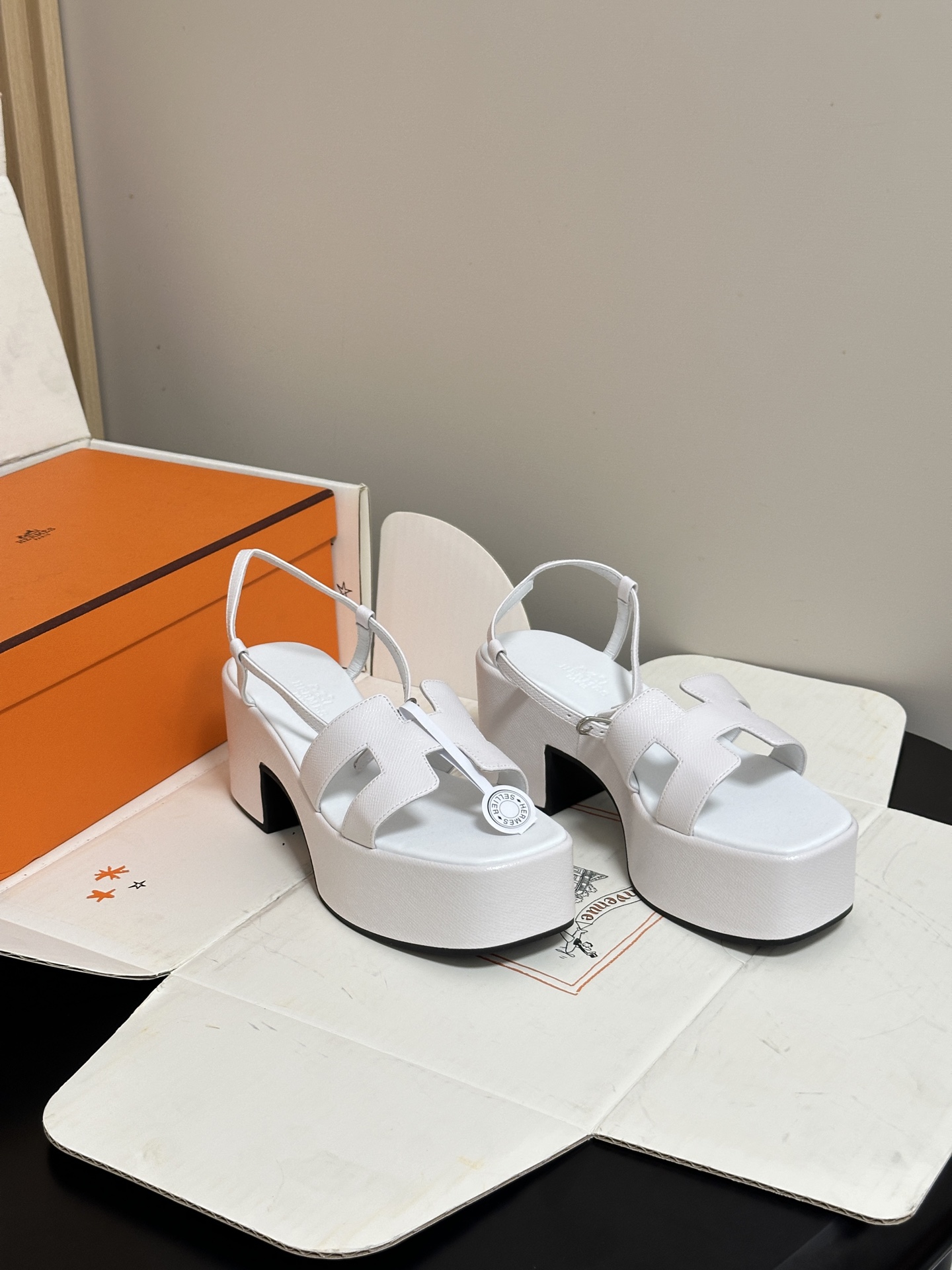 顶级品质（配高档飞机盒✈️）Hermes 爱马仕🐎 Jam30凉鞋系列 H家粗跟凉鞋 H 鞋面防水台高跟