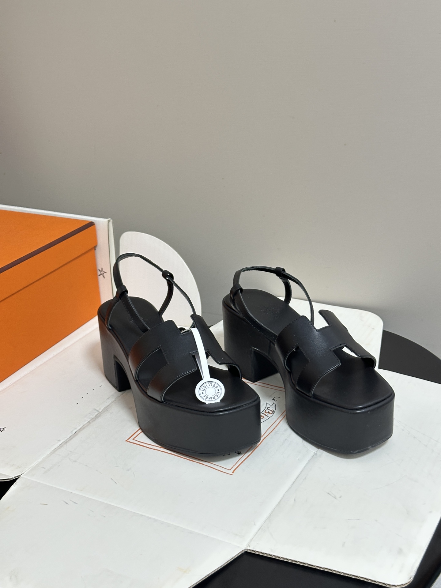 顶级品质（配高档飞机盒✈️）Hermes 爱马仕🐎 Jam30凉鞋系列 H家粗跟凉鞋 H 鞋面防水台高跟