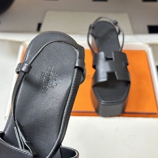 顶级品质(配高档飞机盒✈️)Hermes 爱马仕🐎 Jam30凉鞋系列 H家粗跟凉鞋 H 鞋面防水台高跟 顶级品质(配高档飞机盒✈️)Hermes 爱马仕🐎 Jam30凉鞋系列 H家粗跟凉鞋 H 鞋面防水台高跟