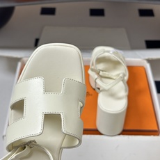 顶级品质(配高档飞机盒✈️)Hermes 爱马仕🐎 Jam30凉鞋系列 H家粗跟凉鞋 H 鞋面防水台高跟 顶级品质(配高档飞机盒✈️)Hermes 爱马仕🐎 Jam30凉鞋系列 H家粗跟凉鞋 H 鞋面防水台高跟