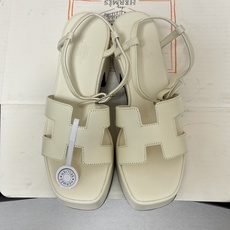 顶级品质(配高档飞机盒✈️)Hermes 爱马仕🐎 Jam30凉鞋系列 H家粗跟凉鞋 H 鞋面防水台高跟 顶级品质(配高档飞机盒✈️)Hermes 爱马仕🐎 Jam30凉鞋系列 H家粗跟凉鞋 H 鞋面防水台高跟