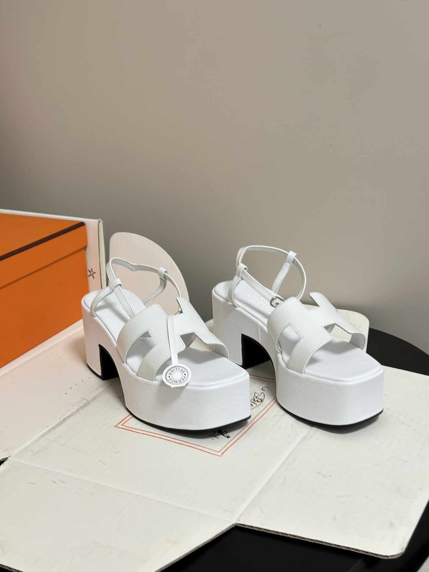 顶级品质（配高档飞机盒✈️）Hermes 爱马仕🐎 Jam30凉鞋系列 H家粗跟凉鞋 H 鞋面防水台高跟