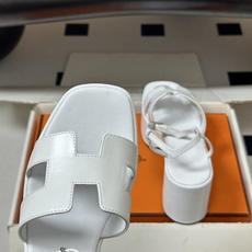 顶级品质(配高档飞机盒✈️)Hermes 爱马仕🐎 Jam30凉鞋系列 H家粗跟凉鞋 H 鞋面防水台高跟 顶级品质(配高档飞机盒✈️)Hermes 爱马仕🐎 Jam30凉鞋系列 H家粗跟凉鞋 H 鞋面防水台高跟