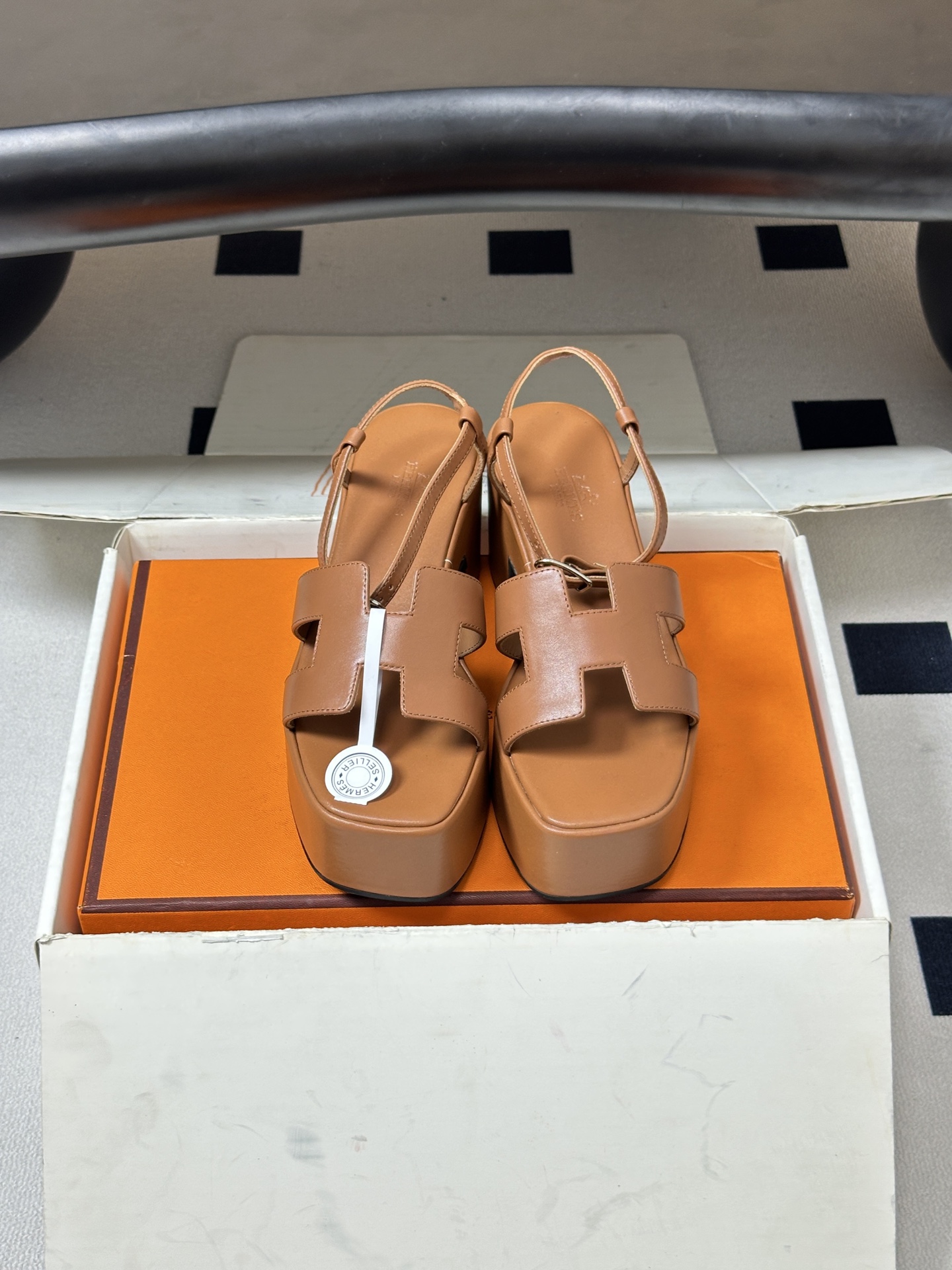 顶级品质（配高档飞机盒✈️）Hermes 爱马仕🐎 Jam30凉鞋系列 H家粗跟凉鞋 H 鞋面防水台高跟