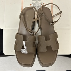 顶级品质(配高档飞机盒✈️)Hermes 爱马仕🐎 Jam30凉鞋系列 H家粗跟凉鞋 H 鞋面防水台高跟 顶级品质(配高档飞机盒✈️)Hermes 爱马仕🐎 Jam30凉鞋系列 H家粗跟凉鞋 H 鞋面防水台高跟