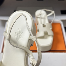 顶级品质(配高档飞机盒✈️)Hermes 爱马仕🐎 Jam30凉鞋系列 H家粗跟凉鞋 H 鞋面防水台高跟 顶级品质(配高档飞机盒✈️)Hermes 爱马仕🐎 Jam30凉鞋系列 H家粗跟凉鞋 H 鞋面防水台高跟