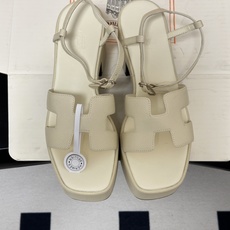 顶级品质(配高档飞机盒✈️)Hermes 爱马仕🐎 Jam30凉鞋系列 H家粗跟凉鞋 H 鞋面防水台高跟 顶级品质(配高档飞机盒✈️)Hermes 爱马仕🐎 Jam30凉鞋系列 H家粗跟凉鞋 H 鞋面防水台高跟