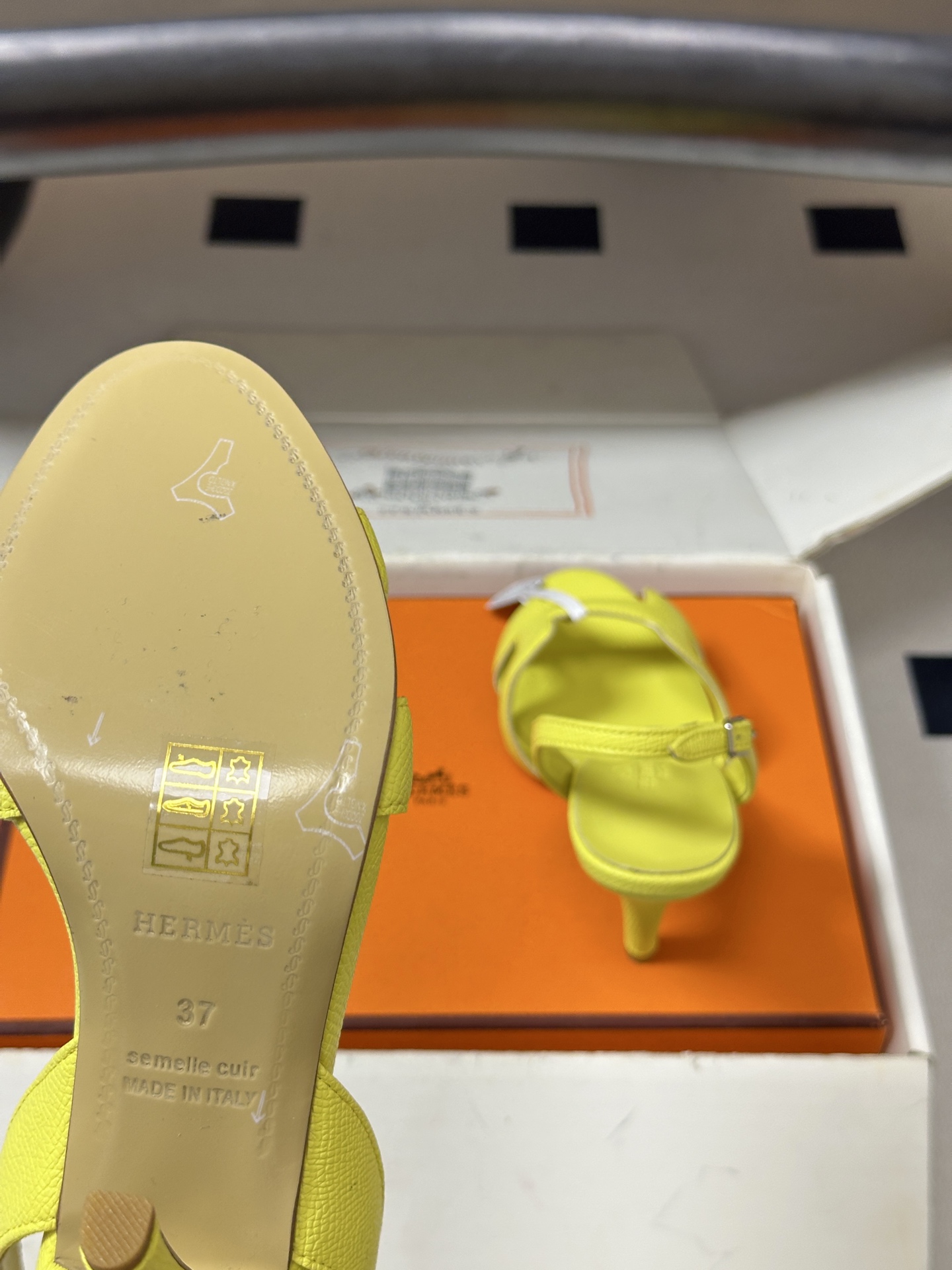 顶级品质（配高档飞机盒✈️）Hermes 爱马仕🐎 Joy凉鞋系列 H家经典款 细跟后扣带凉鞋手掌纹H鞋