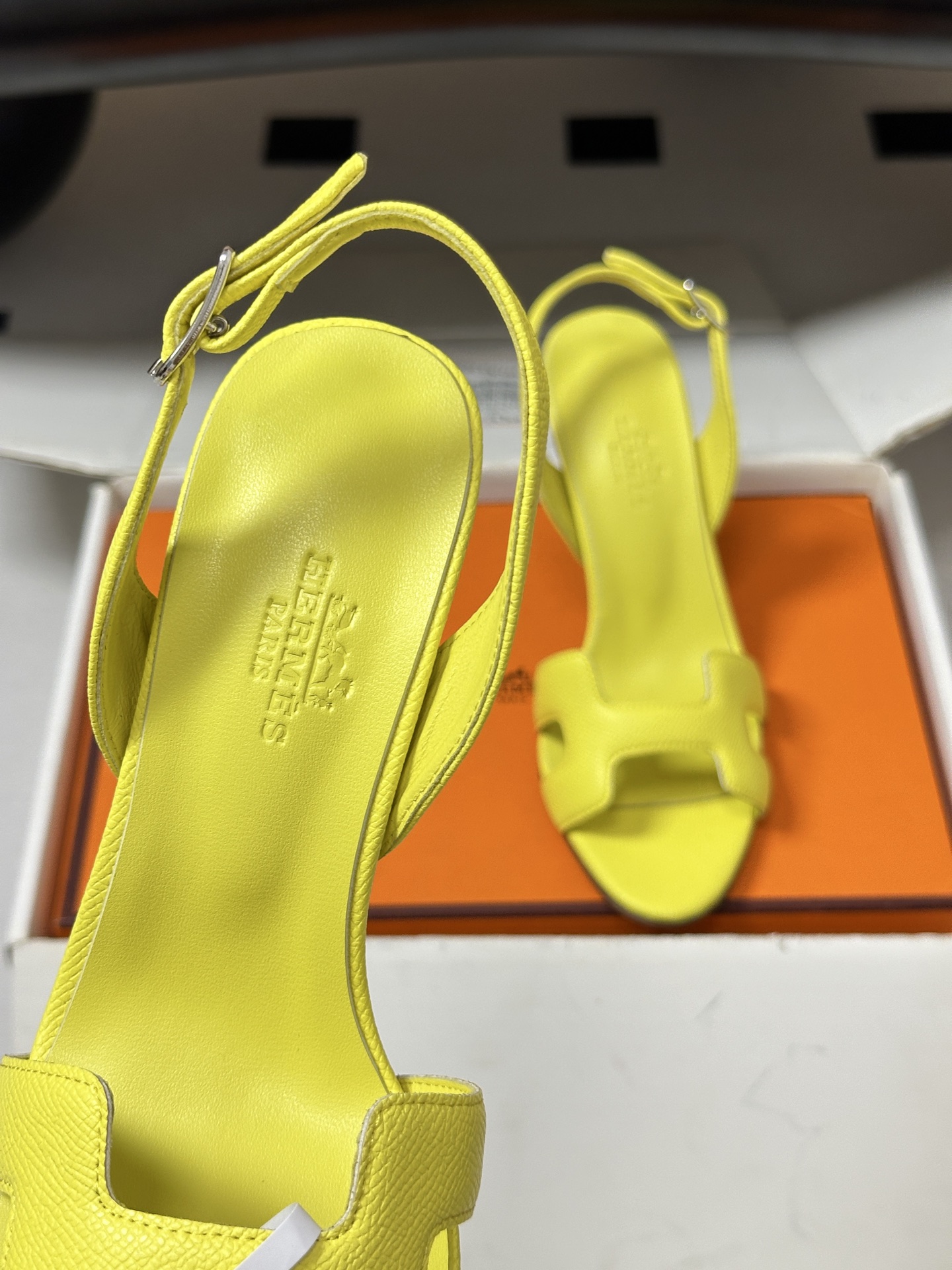 顶级品质（配高档飞机盒✈️）Hermes 爱马仕🐎 Joy凉鞋系列 H家经典款 细跟后扣带凉鞋手掌纹H鞋