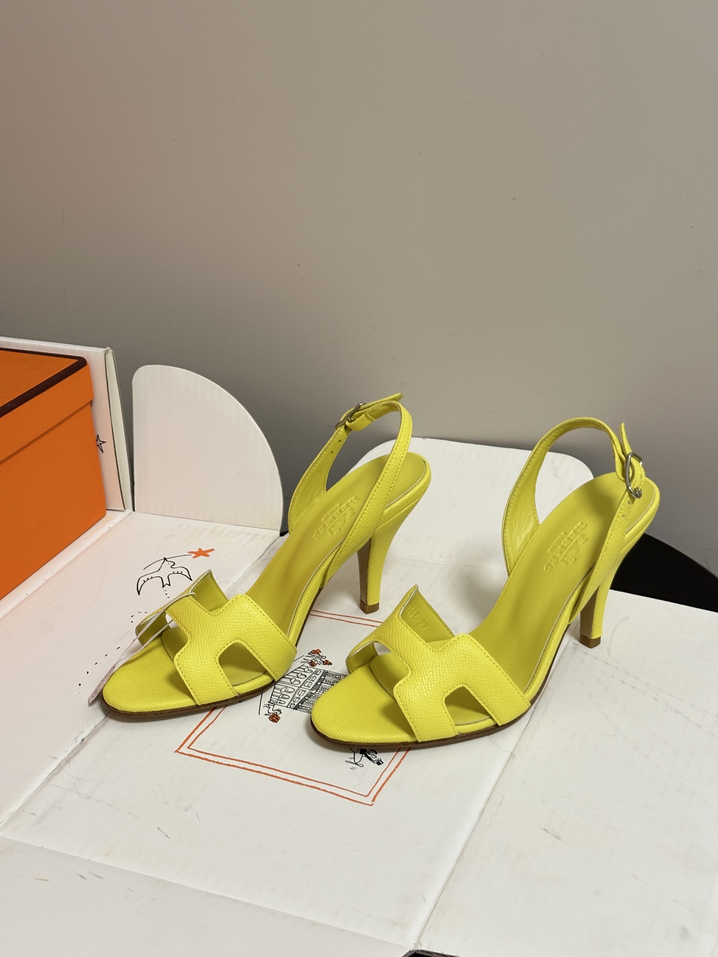 顶级品质（配高档飞机盒✈️）Hermes 爱马仕🐎 Joy凉鞋系列 H家经典款 细跟后扣带凉鞋手掌纹H鞋