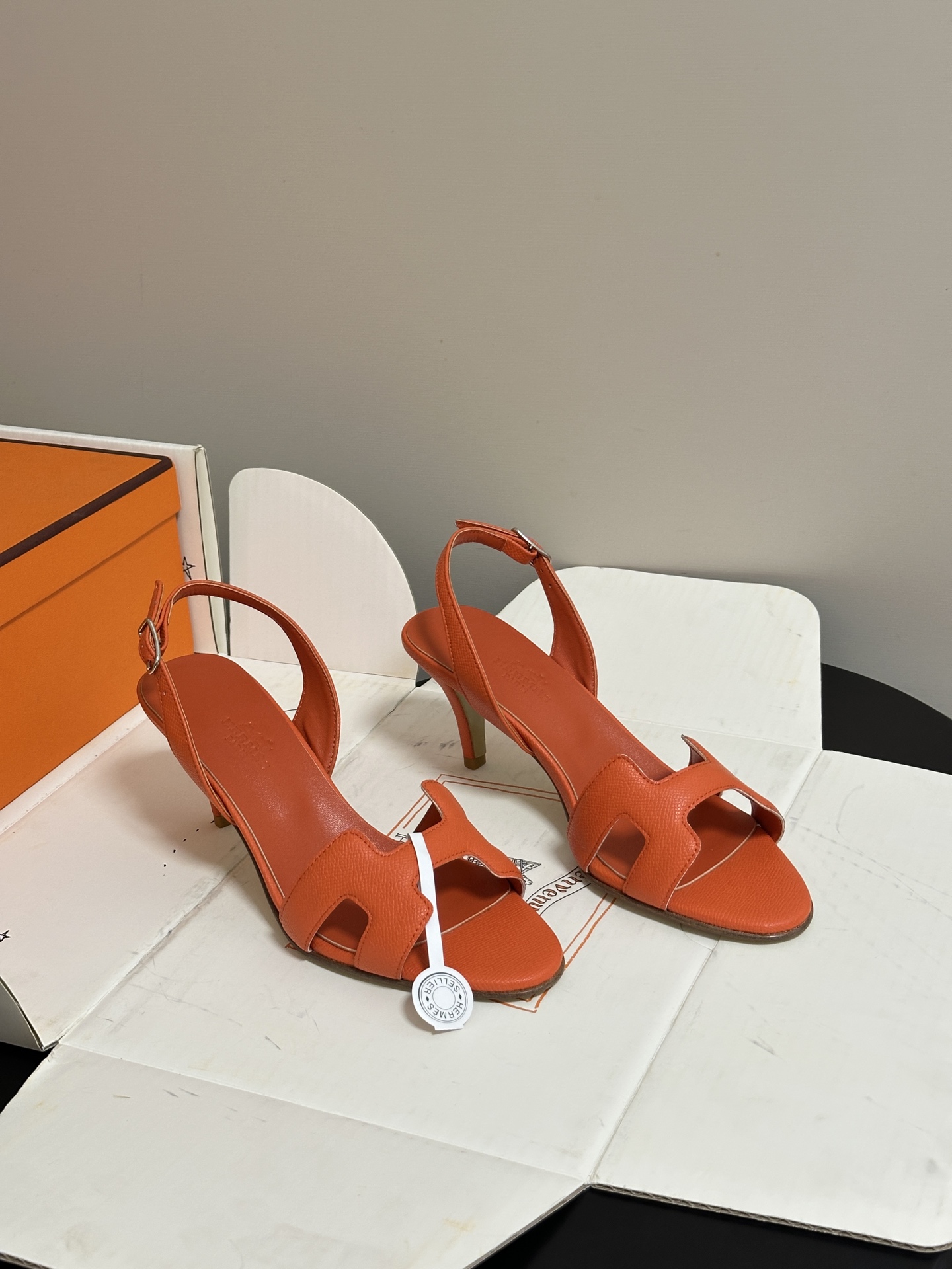 顶级品质（配高档飞机盒✈️）Hermes 爱马仕🐎 Joy凉鞋系列 H家经典款 细跟后扣带凉鞋手掌纹H鞋