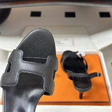 顶级品质(配高档飞机盒✈️)Hermes 爱马仕🐎 Joy凉鞋系列 H家经典款 细跟后扣带凉鞋手掌纹H鞋 顶级品质(配高档飞机盒✈️)Hermes 爱马仕🐎 Joy凉鞋系列 H家经典款 细跟后扣带凉鞋手掌纹H鞋